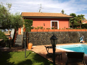Villa Papavero Rosso - villa ai piedi dell'Etna con piscina privata